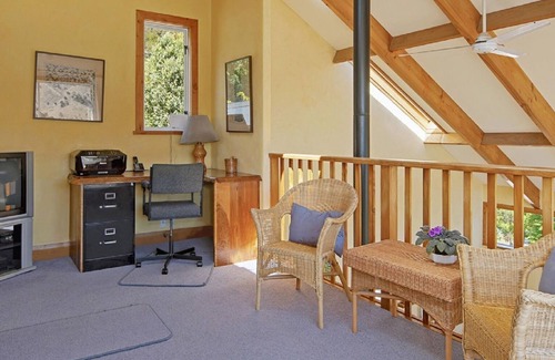 Nelson Region Maison | Kikorangi Retreat "Delaware Bay Nelson Holiday Home"