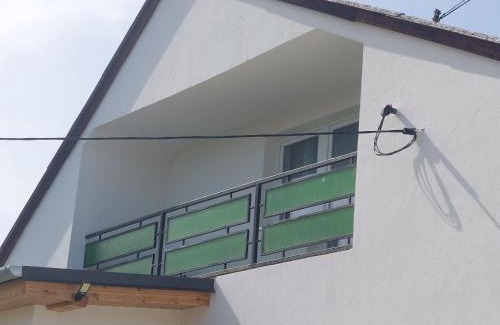 Balatonfured Appartement | Kilátó Apartman ,upper floor of the house