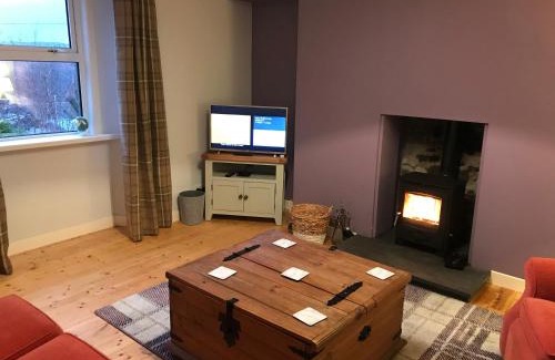 Tongue Maison | Kildinguie - Traditional Cottage - on NC 500 Route