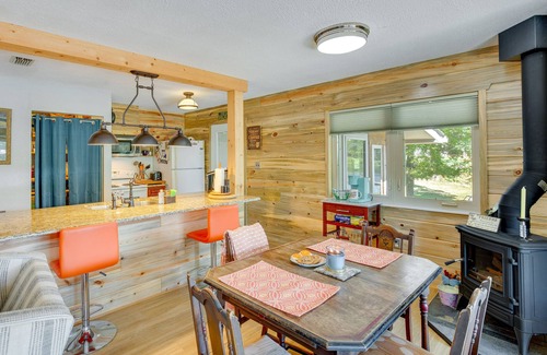 Kilgore Maison | Kilgore Lakefront Home w/ Private Dock & Pier!