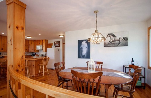 Clarendon Maison | Killington Retreat | Deck-Fire Pit-Mountain Views!