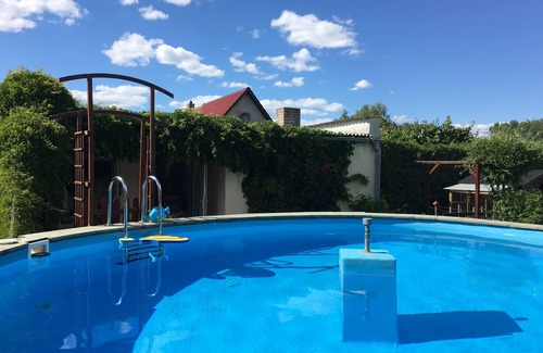 Muritz Maison | Kinderfreundliches Feha mit Gr.pool & Spielplatz