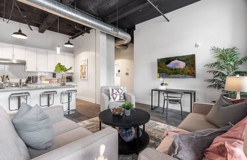 Northwest Philadelphia Appartement | King 1BR Near Temple and La Salle with Free Parking for Extended Stays
