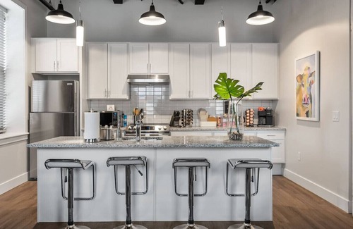 Northwest Philadelphia Appartement | King 1BR Near Temple and La Salle with Free Parking for Extended Stays