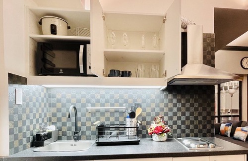 San Lorenzo Appartement | King Bed Corner Oasis @ Greenbelt