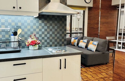 San Lorenzo Appartement | King Bed Corner Oasis @ Greenbelt
