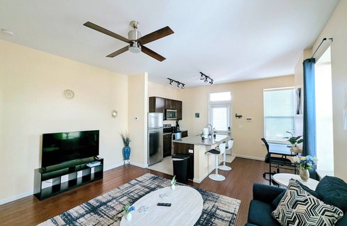 The Gate Appartement | King-Bed Cozy Apartment near SSM Hospitals- Unit H