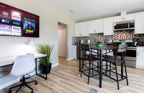 San Carlos Maison | King Bed| Full Kitchen |55"TVs|Fast Wi-Fi | |W/D