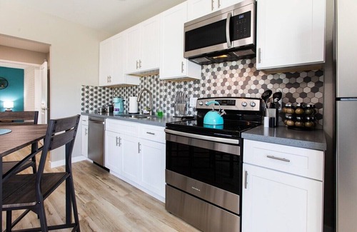 San Carlos Maison | King Bed| Full Kitchen |55"TVs|Fast Wi-Fi | |W/D