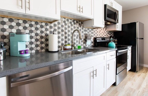 San Carlos Maison | King Bed| Full Kitchen |55"TVs|Fast Wi-Fi | |W/D