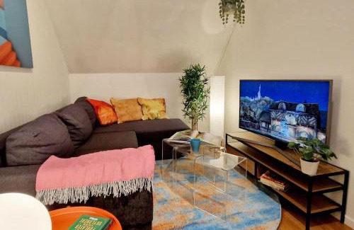 Engen Maison | King bed Great location Top floor
