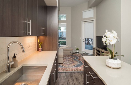 Mountain View Copropriété | KING BED - Modern FULLY FURNISHED Condo By Stanford & Google - Mountain View CA