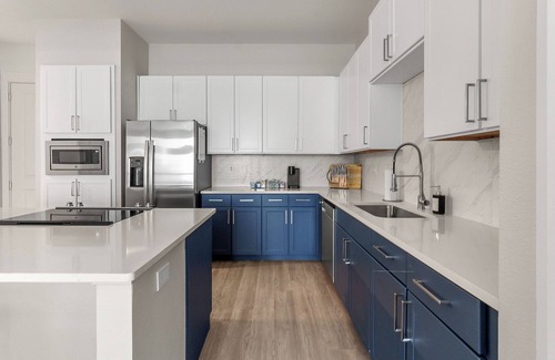 Deep Ellum Appartement | KING Bed Oasis! Deep Ellum/Gated Parking/Luxe/Close to Major Cities