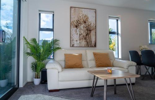 Christchurch City Centre Appartement | King bed on Hagley Park corner in the CBD