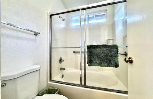Rancho Cordova Maison | King Bed Retreat, Pet-Friendly, Rancho Cordova