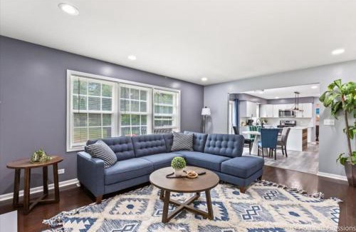 Antioch Maison | King beds, Free Wi-Fi, Gas Grill Cozy Antioch home