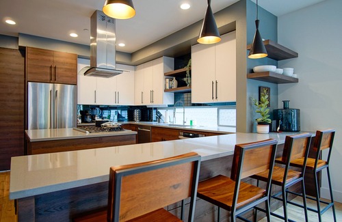 Eliot Maison | King Beds, Roofdeck, AC, Best Area with 95 WalkScore