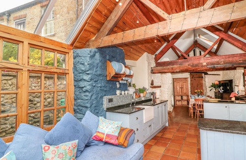 Broadwindsor Cottage | King Charles Cottage, BROADWINDSOR