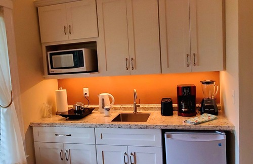 Milton Maison | King Charles Suite, Bed & Breakfast, No added fees or cleaning charges.