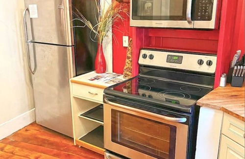 Coshocton Appartement | King Charlie's Place in Historic Roscoe Village