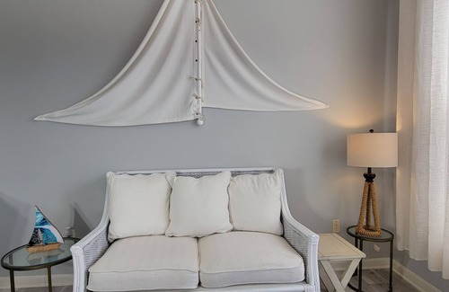 Ocean Air Park Maison | King En Suite, Pool, Beach, 5 BR, 4 Bath,Free Parking, Game Rm, Sleep 13