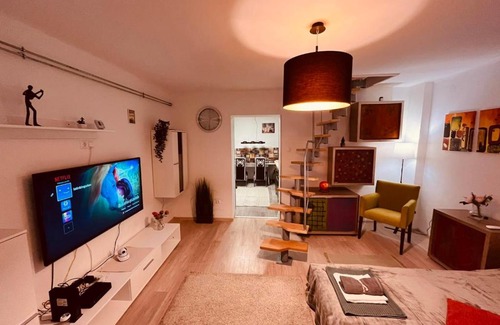 Pacsirtatelep Appartement | King House & Garden with AC and FREE PARKING POSSIBILITY