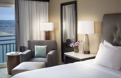 Lakeway Hôtel | King Lakeview With Balcony Pure Wellness at Lakeway Resort & Spa