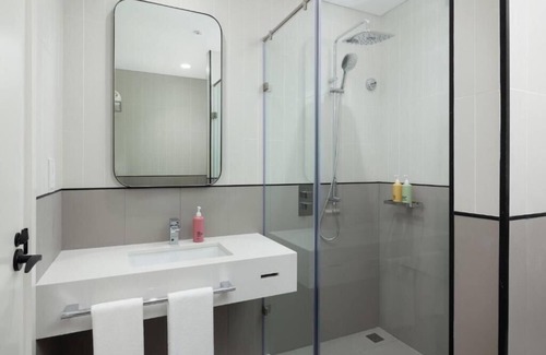 Dubai Appartement | King Room Near Expo 2020 by ER
