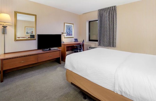 La Crosse Hôtel | King Room Non-Smoking