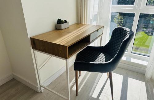 Dublin Maison | King Room with Ensuite in Dublin