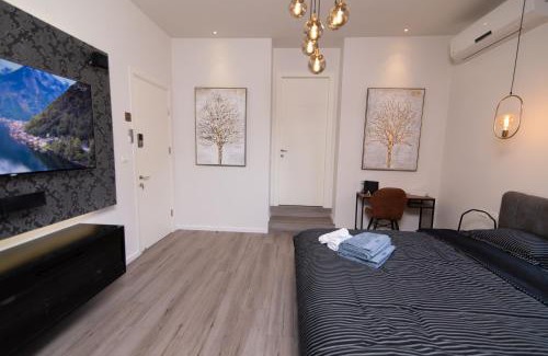 Haifa Appartement | King's bed - Stay Royal and Stylish Bahai's Garden