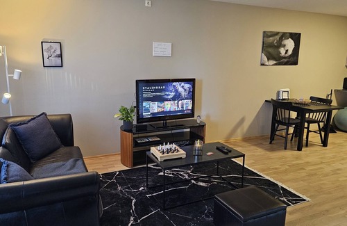Rasta Appartement | King Size bed plus 4beds with free parking indoor.