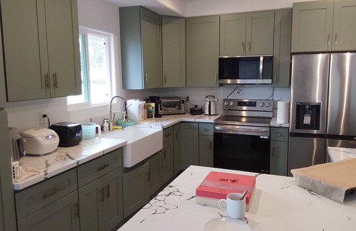 Ainaloa Maison | King size Bedroom for Vacation/Delightful house with WiFi in charming Pāhoa