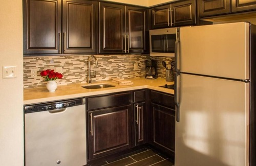 Schererville Appartement | King Studio. Free Breakfast. Indoor Pool. Gym.