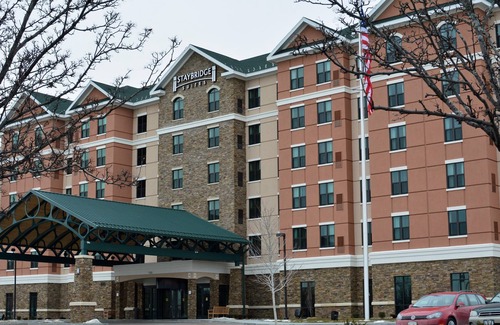 Newtonville Appartement | Studio King Accessible aux Personnes à Mobilité Réduite Près de ALB, Downtown + UAlbany | Accès à la piscine