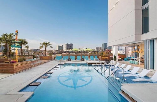 Sobro Hôtel | King Suite Downtown Nashville! w/Rooftop Pool & Pet Friendly