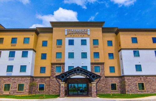 Lafayette Copropriété | King Suite. Free Breakfast. Pool. Only 5 Miles from Purdue University!