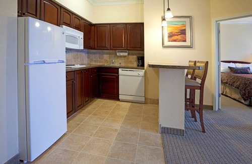 West San Antonio Copropriété | Suite King Accessible Près de SeaWorld | Salle de sport + accès à la piscine accessible