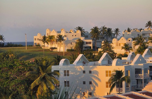 Dorado del Mar Appartement | King Suite w/ Balcony & oceanview & Private Beach Access!!