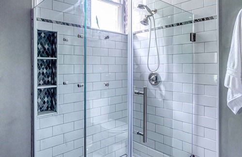 Towanda Lit Et Petit-Déjeuner | King Suite w/ Bath - Hatch House B&B