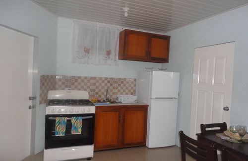 Carnbee Hôtel | King Suite with Kitchenette at Bellissimo