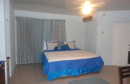 Carnbee Hôtel | King Suite with Kitchenette at Bellissimo