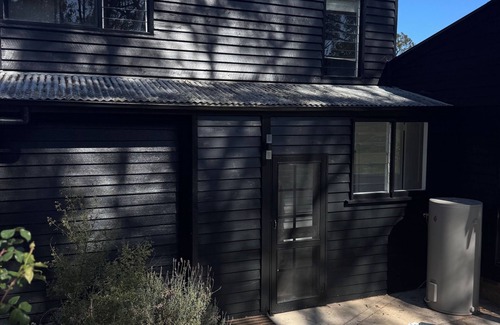 Fosterton Maison | Kingaley Farmstay Retreat - river side 20 acres of bliss - Pet Friendly!