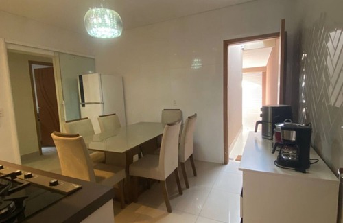 Brasilia Maison | Kingdom Of Eagles Bedroom , Private Room in a house, 5 Min from Londrina Airport