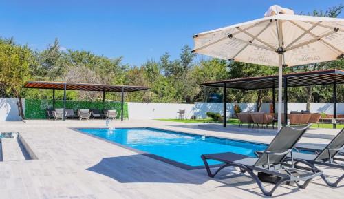 Elias Motsoaledi Cabine | Kingdoms Lodge