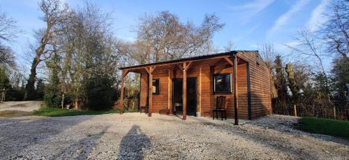 Nantwich Autre | Kingfisher Cabin - Wild Escapes Wrenbury off grid glamping - ages 12 and over