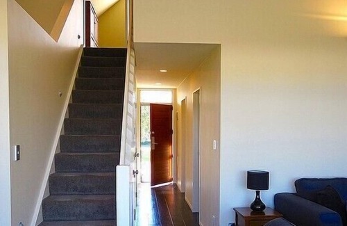 Okere Falls Cottage | Kingfisher - Hamurana Holiday Home, HAMURANA