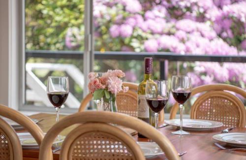 Akaroa Maison | Kingfisher's Perch - Takamatua Holiday Home