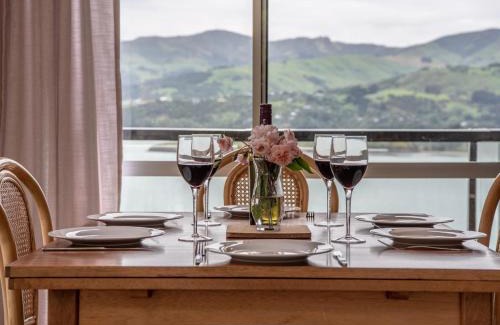 Akaroa Maison | Kingfisher's Perch - Takamatua Holiday Home