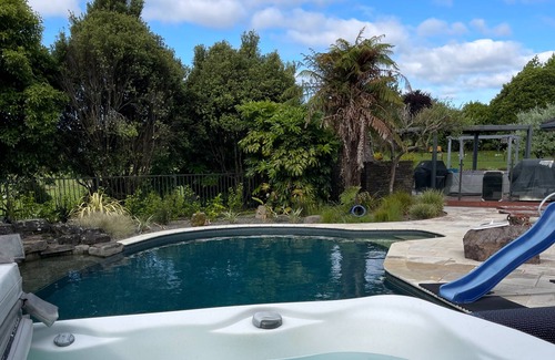 Omanawa Maison | Kingfisher Studio - Tauranga Holiday Escape